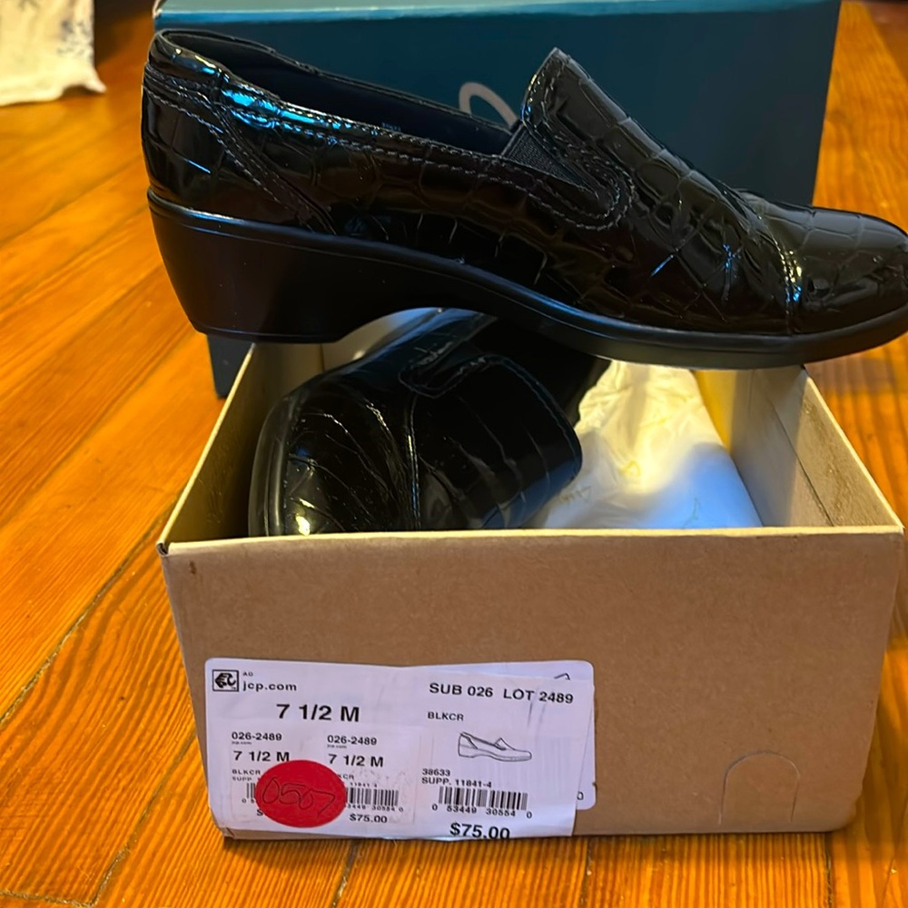 Clarks Bendable